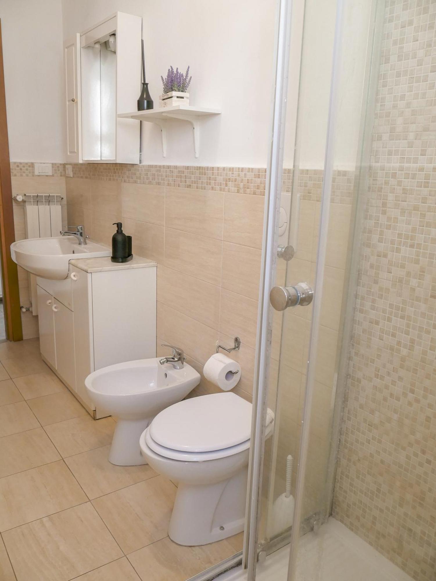 Modern 1 Bedroom Near Metro Rome Buitenkant foto
